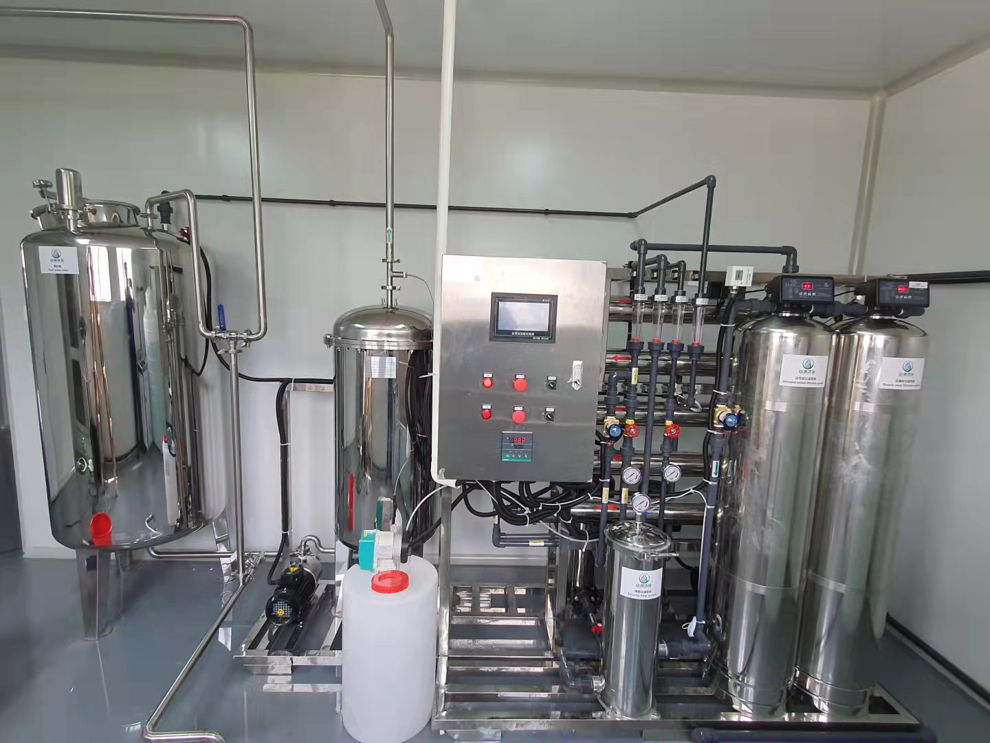 0.5T双级RO纯化水机.jpg 0.5T双级RO纯化水机.jpg